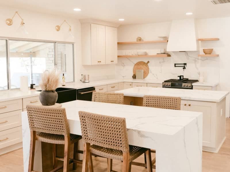 Flooring experts at Dan's Carpet Tile & Window Coverings